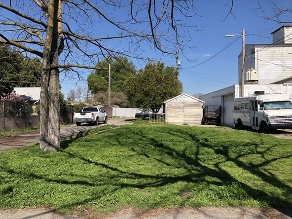 Redevelopment Opportunity 3 Parcels: 2315 N. California St., and 425 E. Pine St. , Stockton, CA 95204